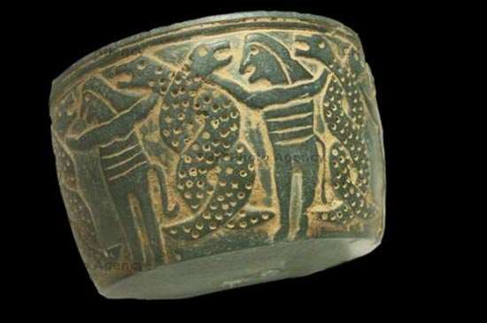 نقوش مار بر ظروف سنگی / پنج هزار سال پیش،تمدن جیرفت کرمان